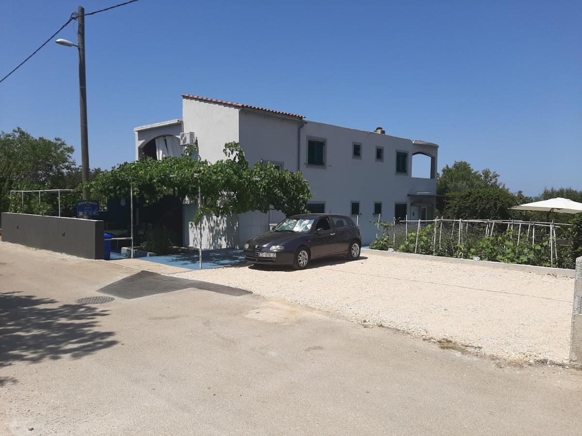 Apartments Borna Drage Luaran gambar