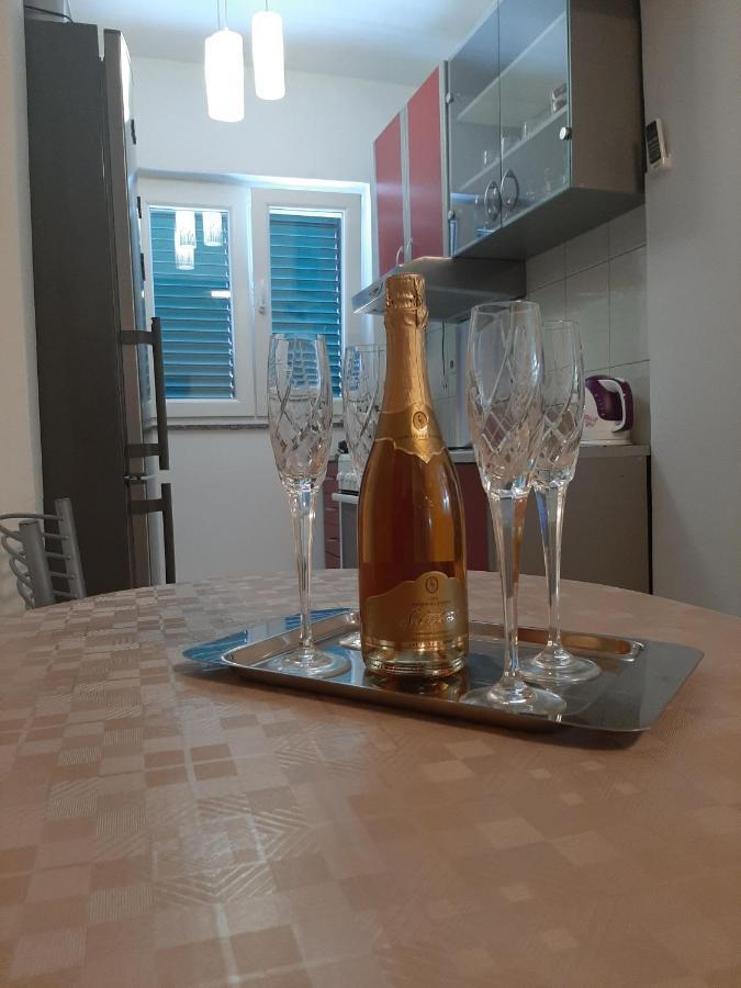 Apartments Borna Drage Luaran gambar