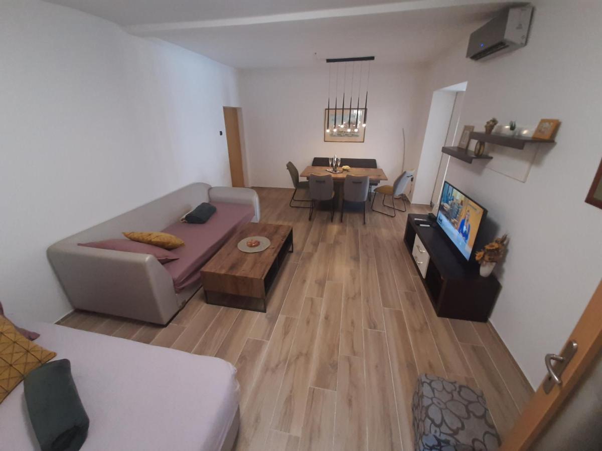 Apartments Borna Drage Luaran gambar
