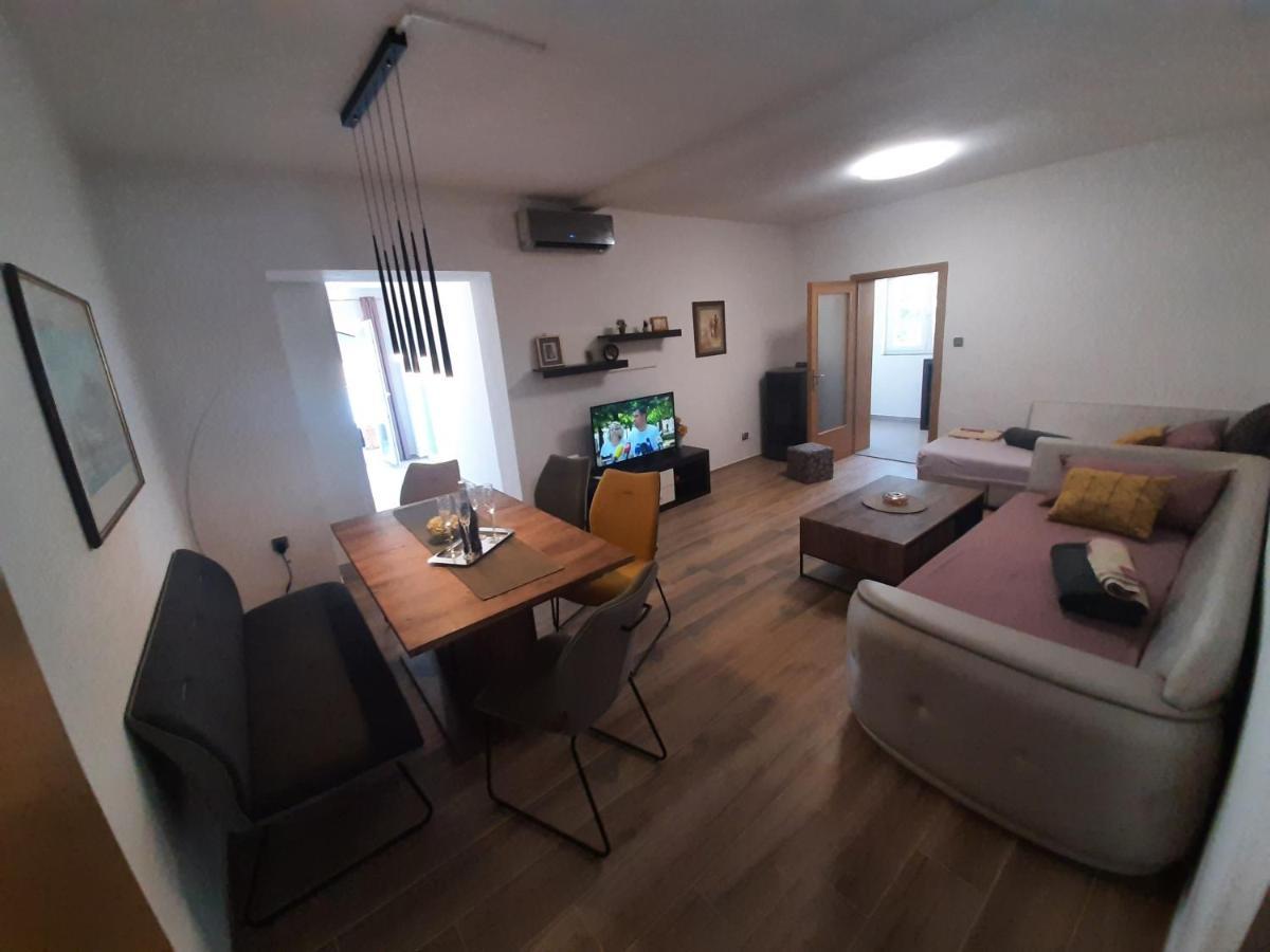 Apartments Borna Drage Luaran gambar